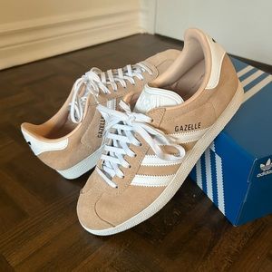 Sneakers Adidas Gazelle in blush